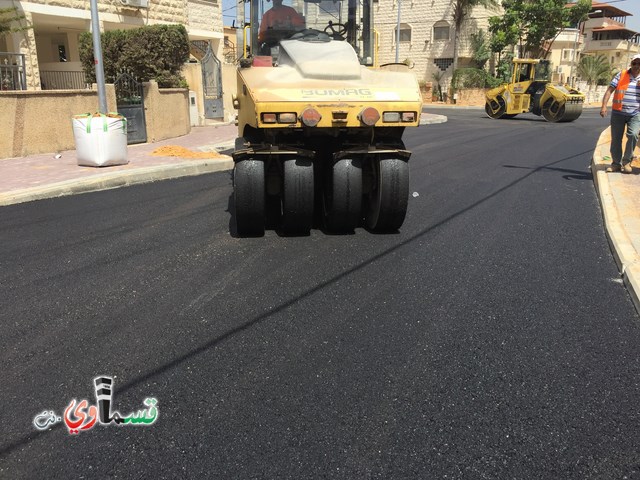 فيديو : تعبيد واتمام عماير ابو سعده بحضور رئيس البلدية المحامي عادل بدير .. والاهالي هذا سفيون دار ابو سعدة 